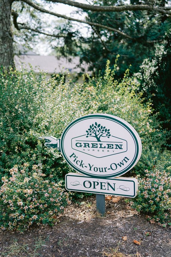 The Grelen orchard pick-your-own sign