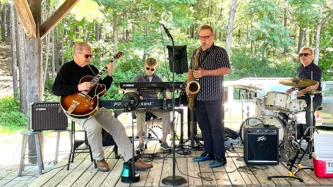 The Michael Elswick Gathering playing at Chisholm Vineyards
